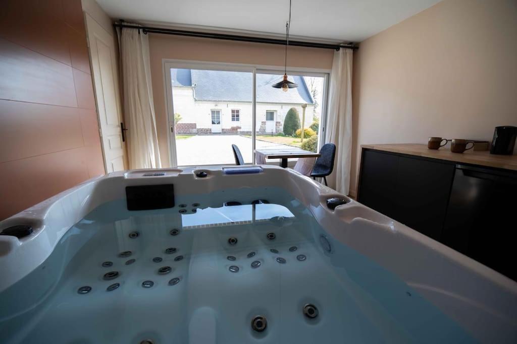 Hauteville  Suite & Spa Privatif Domaine Des Demoiselles מראה חיצוני תמונה