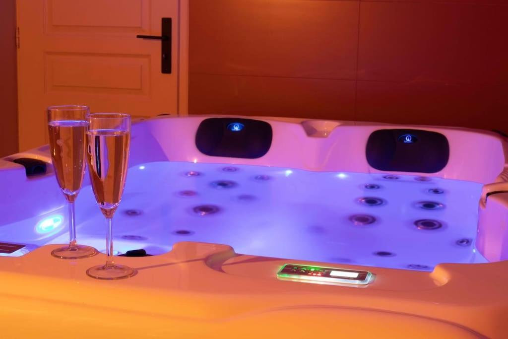 Hauteville  Suite & Spa Privatif Domaine Des Demoiselles מראה חיצוני תמונה